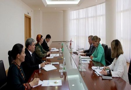 Turkmenistan, Austria Review Economic Cooperation